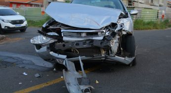 Carro fura preferencial e provoca capotamento em PG