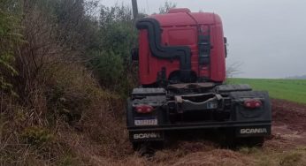 Caminhoneiro é feito refém durante roubo de carga em Palmeira