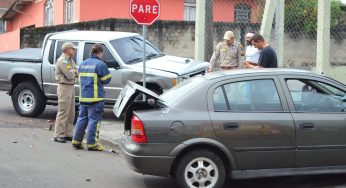Caminhonete avança preferencial e provoca acidente no bairro São José