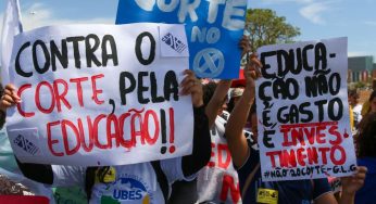 Estudantes marcham em Brasília por melhorias na educação