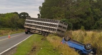 Acidente entre carro e caminhão mata duas pessoas na PR-151