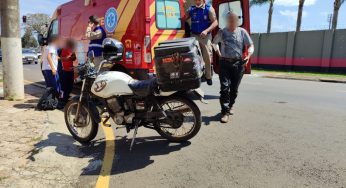 Motociclista fica ferido após desviar de crianças que atravessaram uma rua correndo em PG