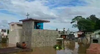 Cemitério de Uvaia fica completamente alagado devido a transbordamento do Rio Tibagi