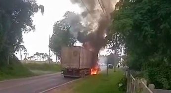 AGORA: Caminhão pega fogo e interdita rodovia entre PG e Teixeira Soares