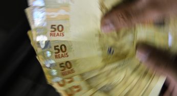 Primeira parcela do 13° deve ser paga até esta quinta-feira