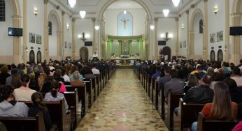 Ventilador de igreja pega fogo durante missa em PG e assusta fiéis