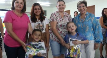 Prefeitura entrega kit de material escolar para alunos e Smart TVs para escolas de PG