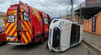 Carro fura preferencial e provoca capotamento no Nova Rússia