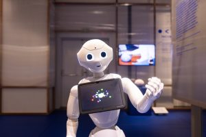 Indústria cultural influencia imaginário popular sobre robôs