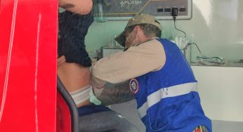 Jovem fica ferido em colisão entre carro e moto em PG