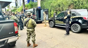 Paraguai expulsa 25 presos brasileiros e os entrega à Polícia Federal