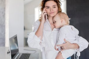 Empreendedoras lidam com múltipla jornada no Brasil