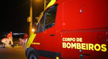 Mulher atravessa rua, é atingida por motociclista e fica em estado grave em PG