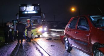 Engavetamento na PR-151 envolve ônibus e dois carros em Ponta Grossa