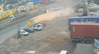 Câmera registra momento em que caminhão tomba na BR-376 em Ponta Grossa. Veja vídeo