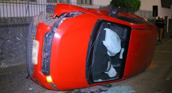 Motorista dorme ao volante e tomba veículo no centro de PG