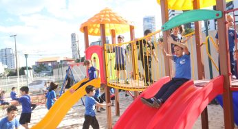 Escola Deputado Djalma de Almeida César recebe novo parquinho infantil