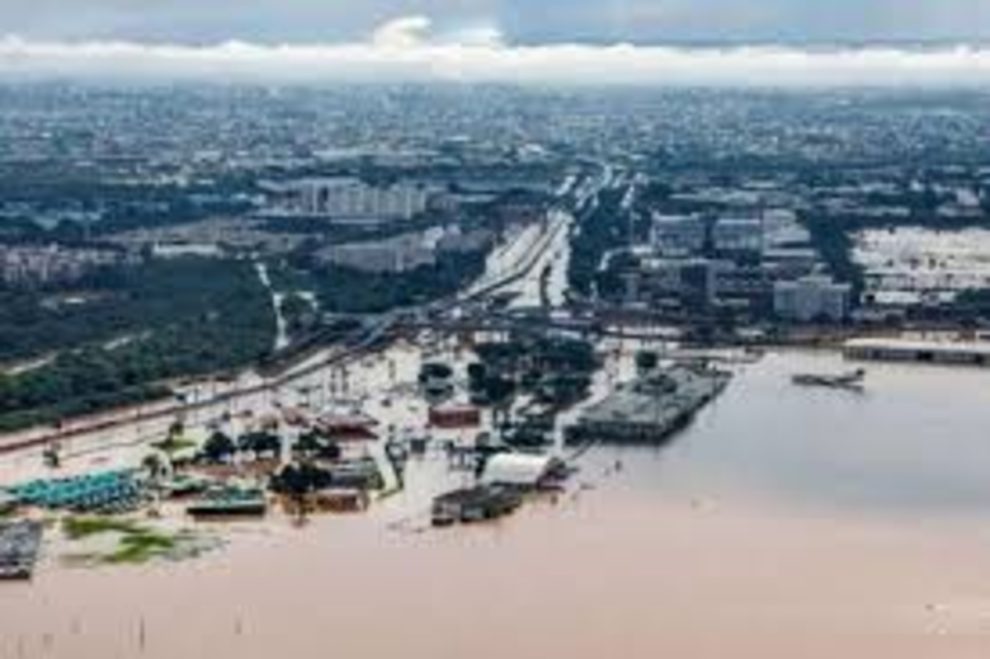 INSS vai antecipar pagamentos para atingidos pelas enchentes no RS