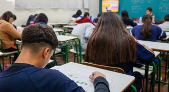 Ratinho Junior sanciona lei que cria o programa Parceiro da Escola