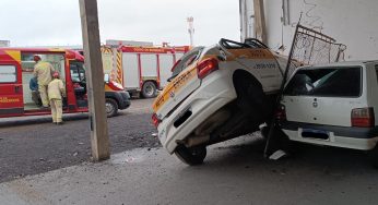 Carro capota após ser atingido por outro na BR-376, em PG
