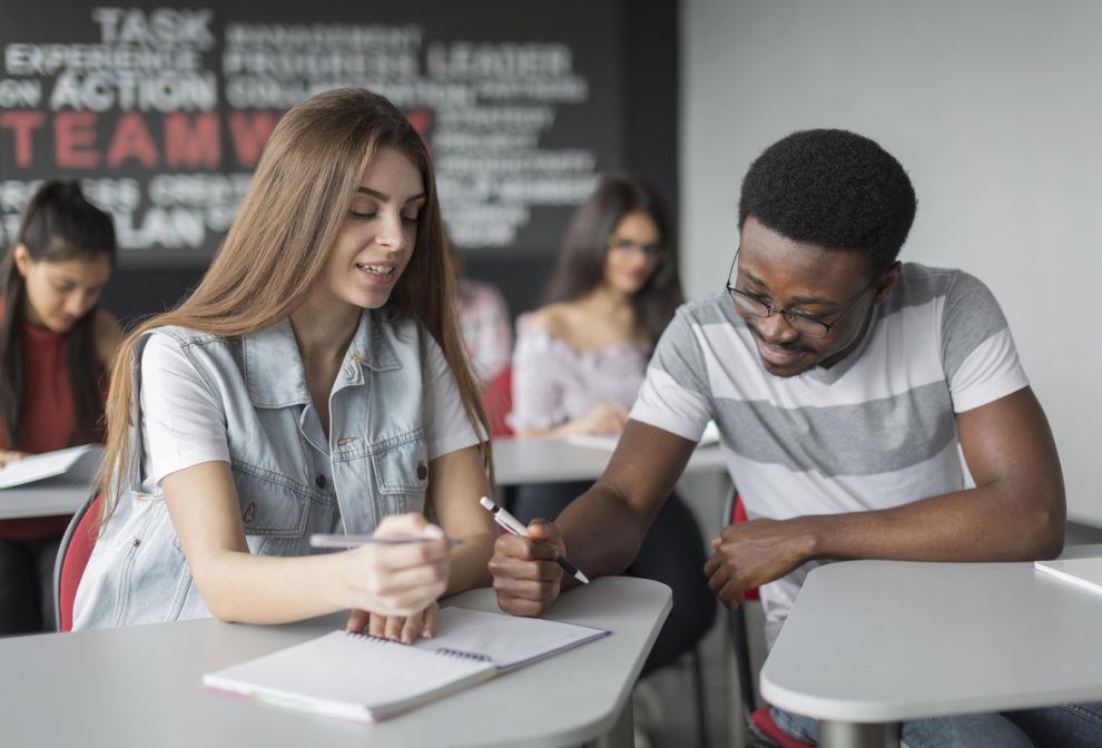 Mega Bolsa tem descontos de até 90% em faculdades renomadas