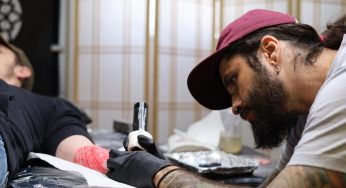 Brasileiro vence diversos prêmios de tatuagem na Flórida