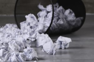 Uso de papel em empresas impacta diretamente o meio ambiente