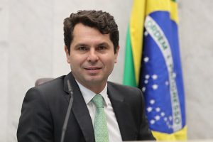 Deputado_Alexandre_Curi_durante_Sessão_Plenária_na_Assembleia_Legislativa_do_Paraná