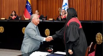 Após uma semana, CNE entrega atas de eleição na Venezuela à Justiça