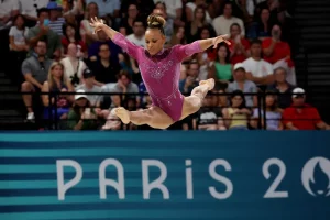 rebeca_andrade_trave_ginastica_paris_2023