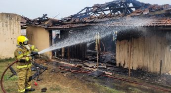 Incêndio destrói residência na Nova Rússia em PG