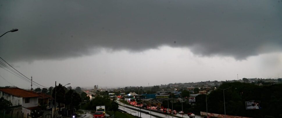 chuva-curitiba-atila-alberti-970×550