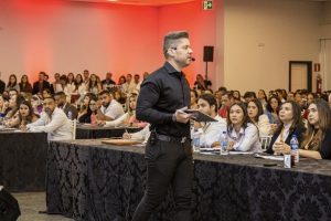 Treinamento de vendas pode ajudar negócios