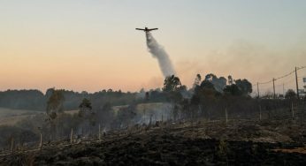 Aviões contratados pelo Estado reforçam combates a dois incêndios em Ponta Grossa