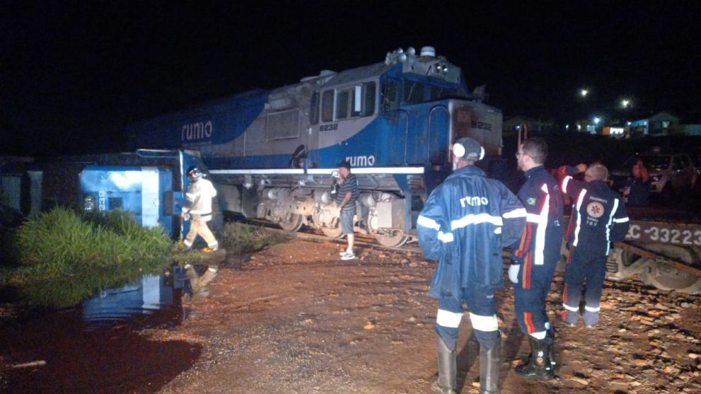 Descarrilamento de trem em Ponta Grossa mobiliza Corpo de Bombeiros