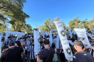 Festa botafoguense toma conta de Buenos Aires às vésperas da Libertadores