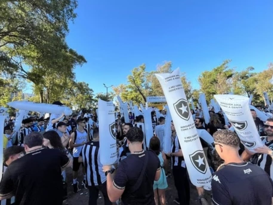 Festa botafoguense toma conta de Buenos Aires às vésperas da Libertadores