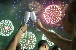 Festas de fim de ano podem trazer desafios para pessoas com TEA Boca no Trombone Festas de fim de ano podem trazer desafios para pessoas com TEA