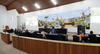 Câmara de Castro aprova PL que autoriza doação de imóveis urbanos