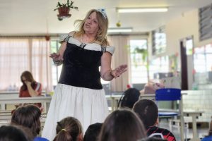 Oficinas de contaÃÃ£o de histÃ³rias tiveram elementos visuais e sonoros para maior imersÃ£o dos estudantes Foto – Felipe Deliberaes – ABC Projetos Culturais