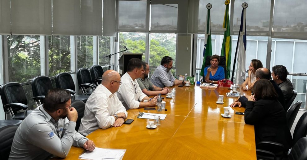 Reunião discute melhorias no Aeroporto de Ponta Grossa Boca no Trombone Reunião discute melhorias no Aeroporto de Ponta Grossa