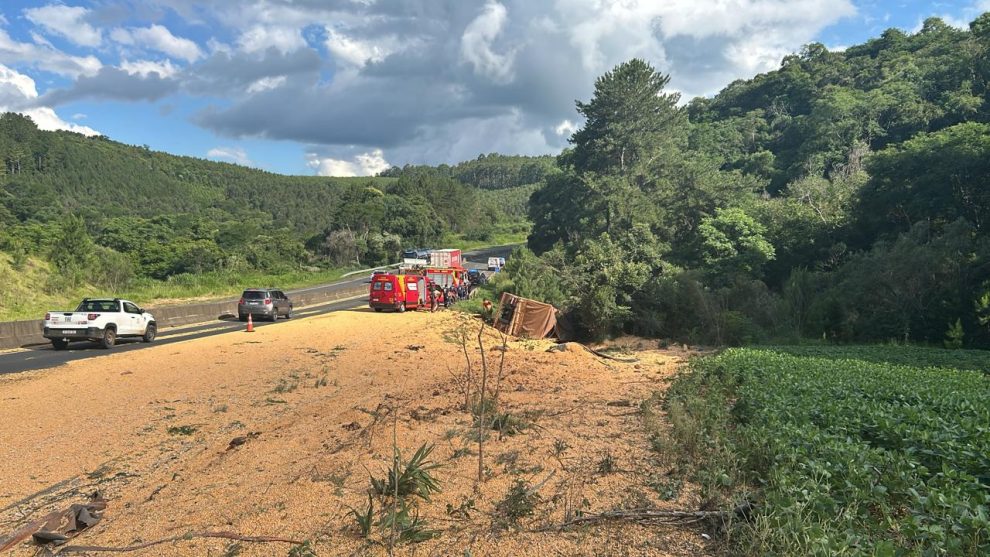 Acidente na BR-376 em Imbaú deixa motorista de caminhão morto Boca no Trombone Acidente na BR-376 em Imbaú deixa motorista de caminhão morto