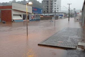 Ruas alagadas pelas chuvas Boca no Trombone Ruas alagadas pelas chuvas