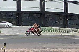 fuga de moto_uvaranas