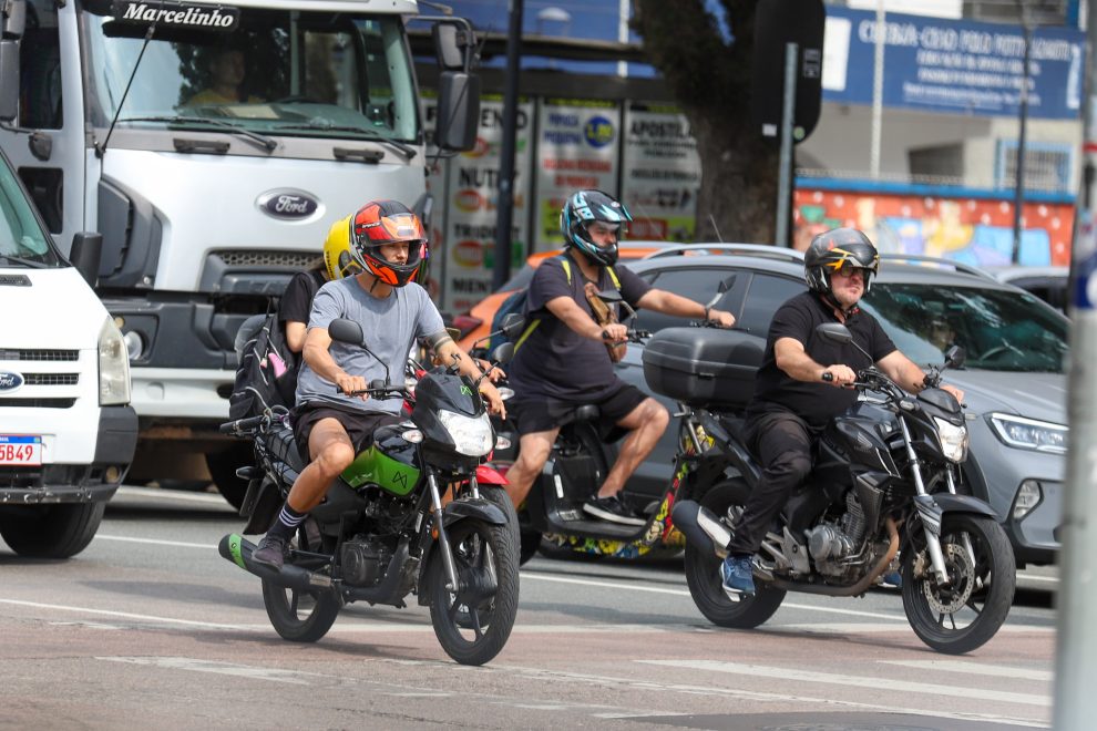 Lei que isenta IPVA de motos até 170 cilindradas é sancionada pelo governador Ratinho Junior Boca no Trombone Lei que isenta IPVA de motos até 170 cilindradas é sancionada pelo governador Ratinho Junior