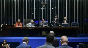 Senado aprova PEC do corte de gastos e restrição do PIS/Pasep