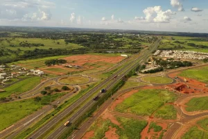 BNDES concede crédito de R$ 6,4 bi para melhoria de rodovias no Paraná Boca no Trombone BNDES concede crédito de R$ 6,4 bi para melhoria de rodovias no Paraná