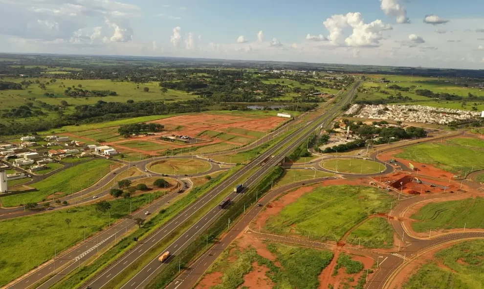 BNDES concede crédito de R$ 6,4 bi para melhoria de rodovias no Paraná Boca no Trombone BNDES concede crédito de R$ 6,4 bi para melhoria de rodovias no Paraná