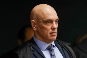 Moraes absolve pessoa em situação de rua presa por atos golpistas