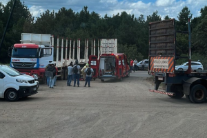 Imagem mostra atendimento à acidente em Jaguariaíva